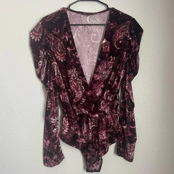 Love Point Velvet Jumper. Dark maroon size large snap button closure. - Picture 8 of 8